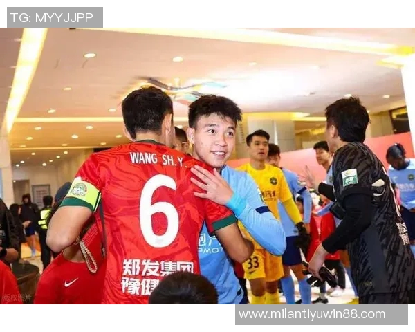 回顾2023中国足球赛季值得铭记的球员王钰栋吴曦等人表现精彩